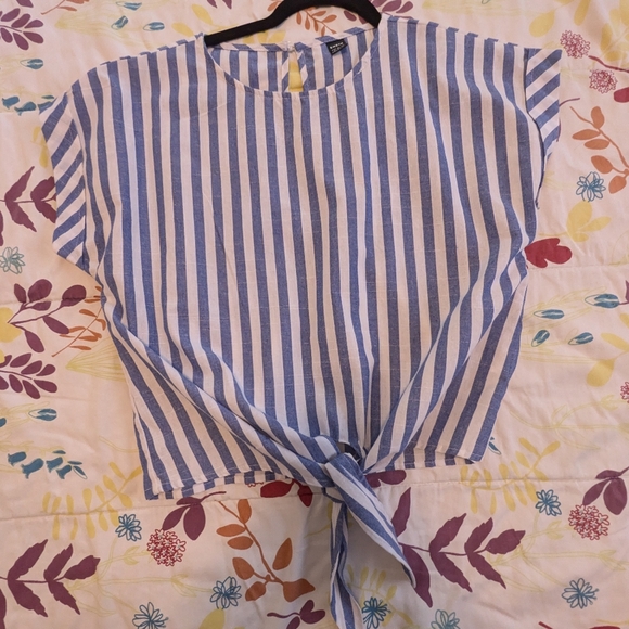 Women's striped tie waist top - Picture 5 of 5